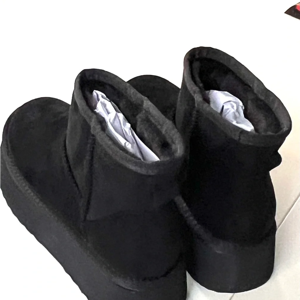 New Steve Madden Black Ankle Platform Boots - Size 7M